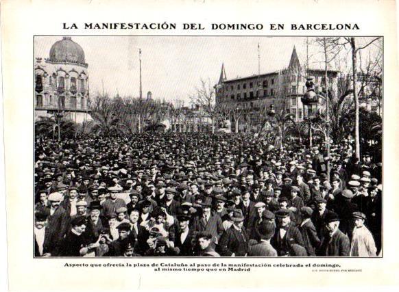 LAMINA V22870: Manifestacion contra el gobierno en plaza Cataluña, Barcelona
