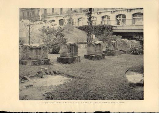 LAMINA V23004: Necropolis romana en la Plaza de la Villa de Madrid en Barcelona