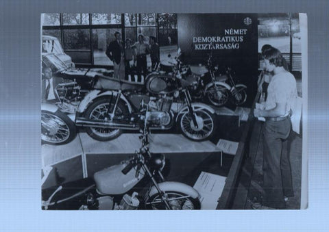 Foto BUDAPEST: VI Feria Internacional de Otoño. Motos Simson y MZK
