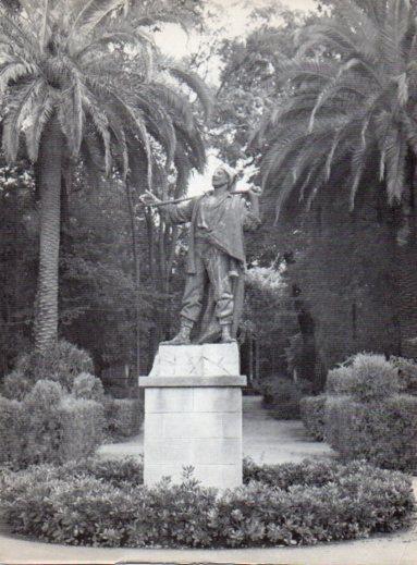 LAMINA V28070: Estatua de Manelic, Barcelona