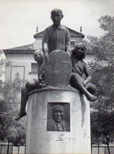 LAMINA V28075: Monumento a Pere Vila i Codina en Barcelona