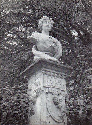 LAMINA V28078: Monumento a Josepa Teixidor i Torres, Barcelona