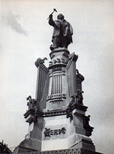 LAMINA V28052: Monumento a Josep Anselm Clave i Camps, Barcelona