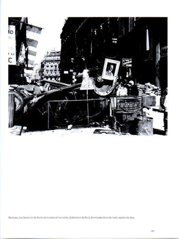 LAMINA V27995: La liberacion de Paris barricadas en las calles agosto de 1944