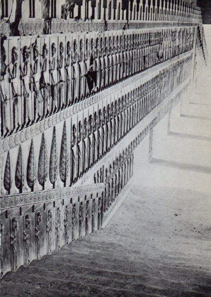 LAMINA V28226: Guardianes salida oriental de la Apadana, Persepolis