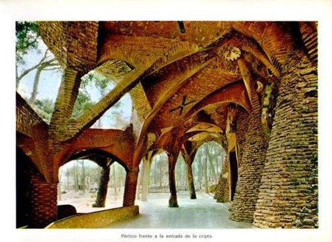 LAMINA V28107: Iglesia de la Colonia Guell. Portico de la entrada a la cripta