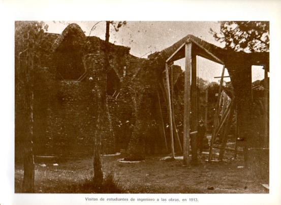LAMINA V28092: Iglesia de la Colonia Guell. Las obras en 1913