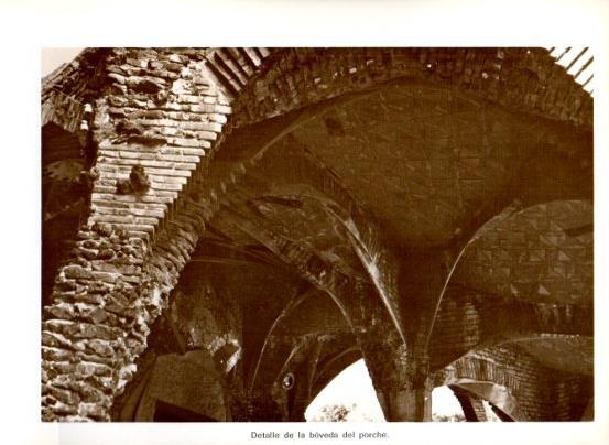 LAMINA V28096: Iglesia de la Colonia Guell. Detalle boveda del porche