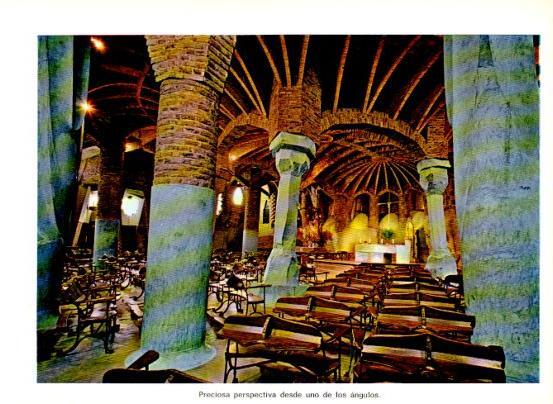 LAMINA V28102: Iglesia de la Colonia Guell. Perspectiva del interior