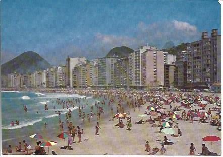 POSTAL A1762: Playa de Copacabana en Rio de Janeiro