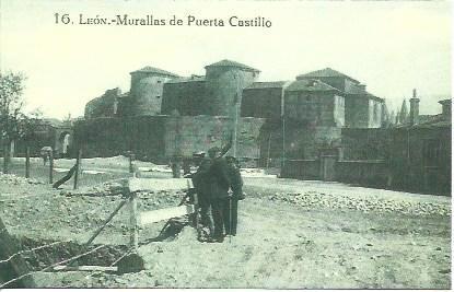 POSTAL A2298: Murallas de Puerta Castillo de Leon