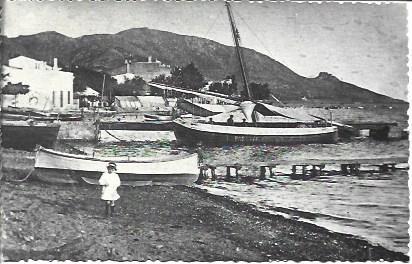 POSTAL A1879: Niña en la playa