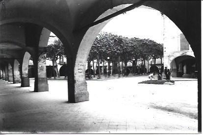 POSTAL A1914: Plaza porticada en Girona