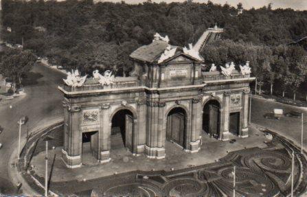 POSTAL PV01197: Vista aerea Puerta de Alcala, Madrid