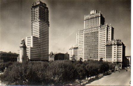 POSTAL PV01201: Edificio España en Madrid
