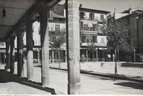 POSTAL PV01220: Plaza de Cabrinety en Puigcerda