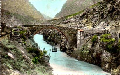 POSTAL PV01163: Puente romanico sobre el rio Segre
