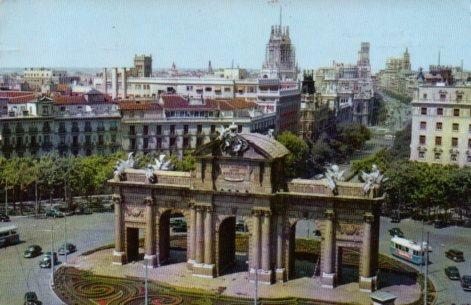 POSTAL PV01234: Panoramica de la Puerta de Alcala, Madrid
