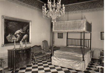 POSTAL PV00564: Dormitorio del Palacio de Perelada