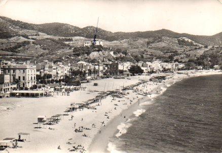 POSTAL PV00607: Bañistas en la playa de Lloret de Mar