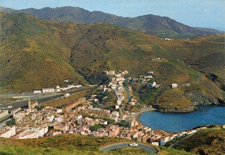 POSTAL PV00439: Vista de Portbou y la frontera