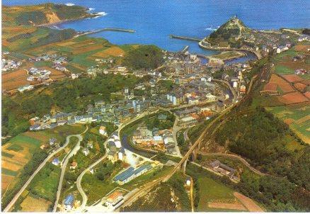POSTAL PV00475: Vista panoramica de Luarca