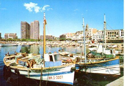 POSTAL PV00815: Barcos de pesca en el puerto de Palamos