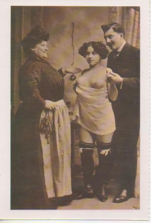 Postal E07137:  Las Mas Bellas Tarjetas Eróticas Siglo XIX y XX (21) 