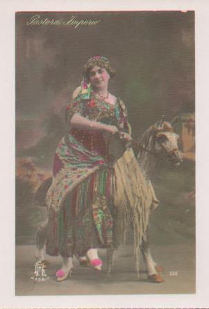 Postal E07034:  Las Mas Bellas Tarjetas Postales Siglo XIX y XX. Artistas. Pastora Imperio (2)