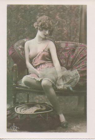 Postal E07078:  Las Mas Bellas Tarjetas Postales Siglo XIX y XX. Desnudos Elegantes (10)