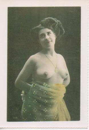 Postal E07073:  Las Mas Bellas Tarjetas Postales Siglo XIX y XX. Desnudos Elegantes (5)