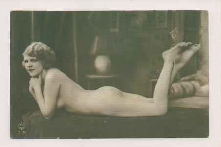 Postal E07071:  Las Mas Bellas Tarjetas Postales Siglo XIX y XX. Desnudos Elegantes (3)