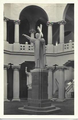 POSTAL A2620: Hall Central del Palacio de las Misiones. Exposcion Barcelona