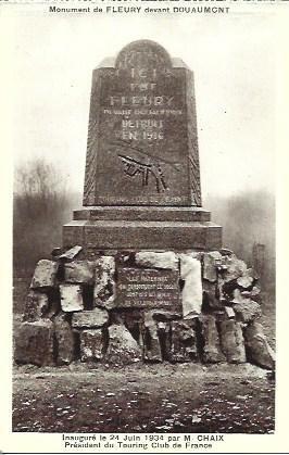 POSTAL A2698: Monumento de Fleury dekabete de Douamont