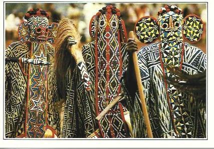 POSTAL A2538: Bailarines bamileke en Banyo, Camerun