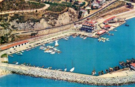 POSTAL PV01516: Vista aerea puerto de Arenys de Mar