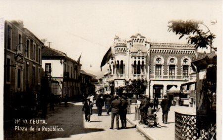 POSTAL PV03055: Plaza de la Republica en Ceuta