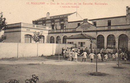 POSTAL PV03381: Patio de la Escuela Nacional de Agullana