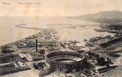 POSTAL PV03203: Vista aerea Plaza de Toros y Puerto de Malaga