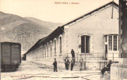 POSTAL PV03207: Vagon y trabajadores en la Aduana de Port Bou