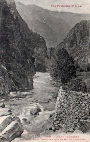 POSTAL PV02650: Vallee d'Andorre, Gorges du Grand Valira. Les Pyrenees 3 serie. Phot Labouche Fr