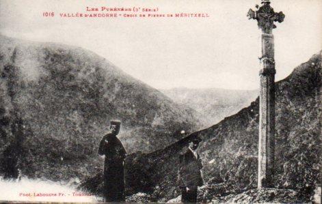 POSTAL PV02643: Vallee d'Andorre, Croix de Pierre de Meritxell. Les Pyrenees 3 serie. Phot Labouche Fr