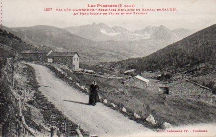 POSTAL PV02628: Vallee d'Andorre, Hameau de Saldeu. Les Pyrenees 3 serie. Phot Labouche Fr
