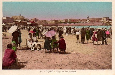 POSTAL PV02717: Gijon. Playa de San Lorenzo nº 42