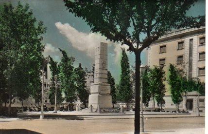 POSTAL PV02553: Plaza y Monumento a los Caidos en Badalona