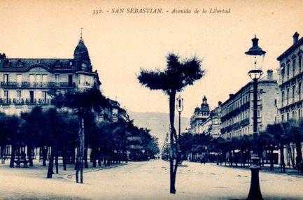 POSTAL PV02905: Avenida de la Libertad, San Sebastian