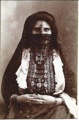 POSTAL A3123: Mujer arabe tapada