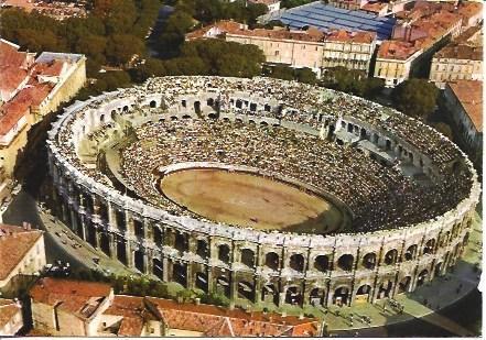 POSTAL A2922: Vista aerea plaza de toros de Nimes