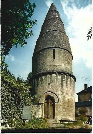 POSTAL A2924: La Lanterne des Morts, Sarlat