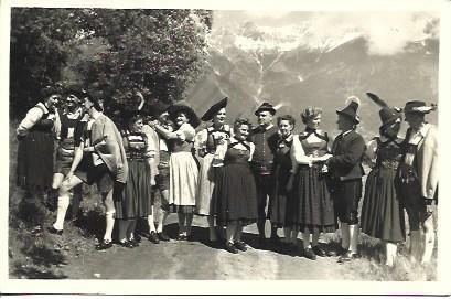POSTAL A2816: Hombres y mujeres de El Tirol